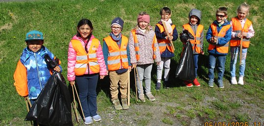Das Bild zeigt, 22 Vorschulkinder der Kita Tanzplatz bei der Sammelaktion.