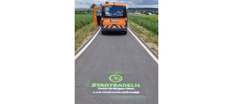 Die aufgebrachten Logos auf den Radwegen bieten einen guten Blickfang.