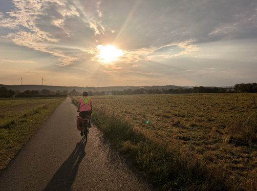 Fahrradfahrer auf Radweg