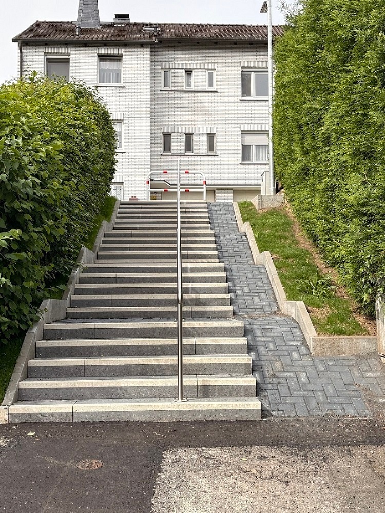 neue Treppenanlage