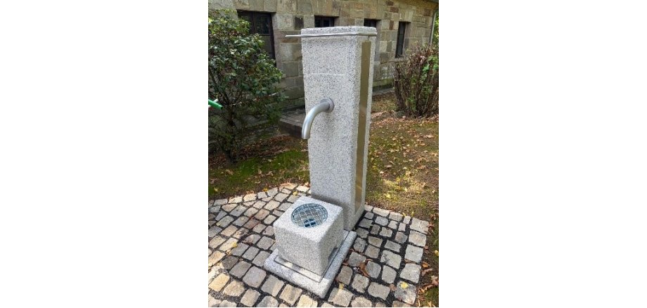 Neue Zapfstelle für den Friedhof Simmershausen Karlstraße Neue Zapfstelle für den Friedhof Simmershausen Karlstraße