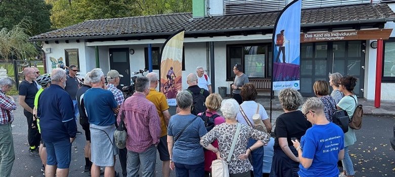 Begrüßung der Teilnehmenden zu Beginn der Veranstaltung