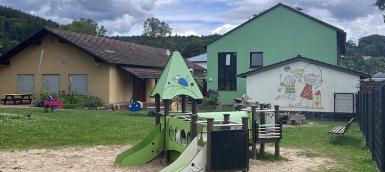 Bild von Klettergerüsten auf dem Außengelände der Kita WIlhelmshausen.